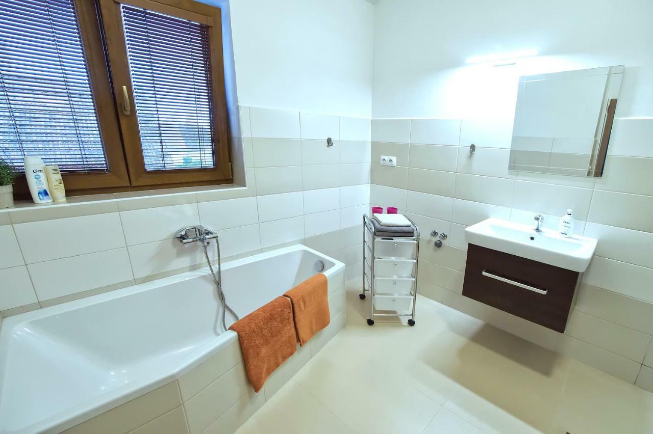 "U Capa" Krasny Apartman V Sedleci Седлец Экстерьер фото